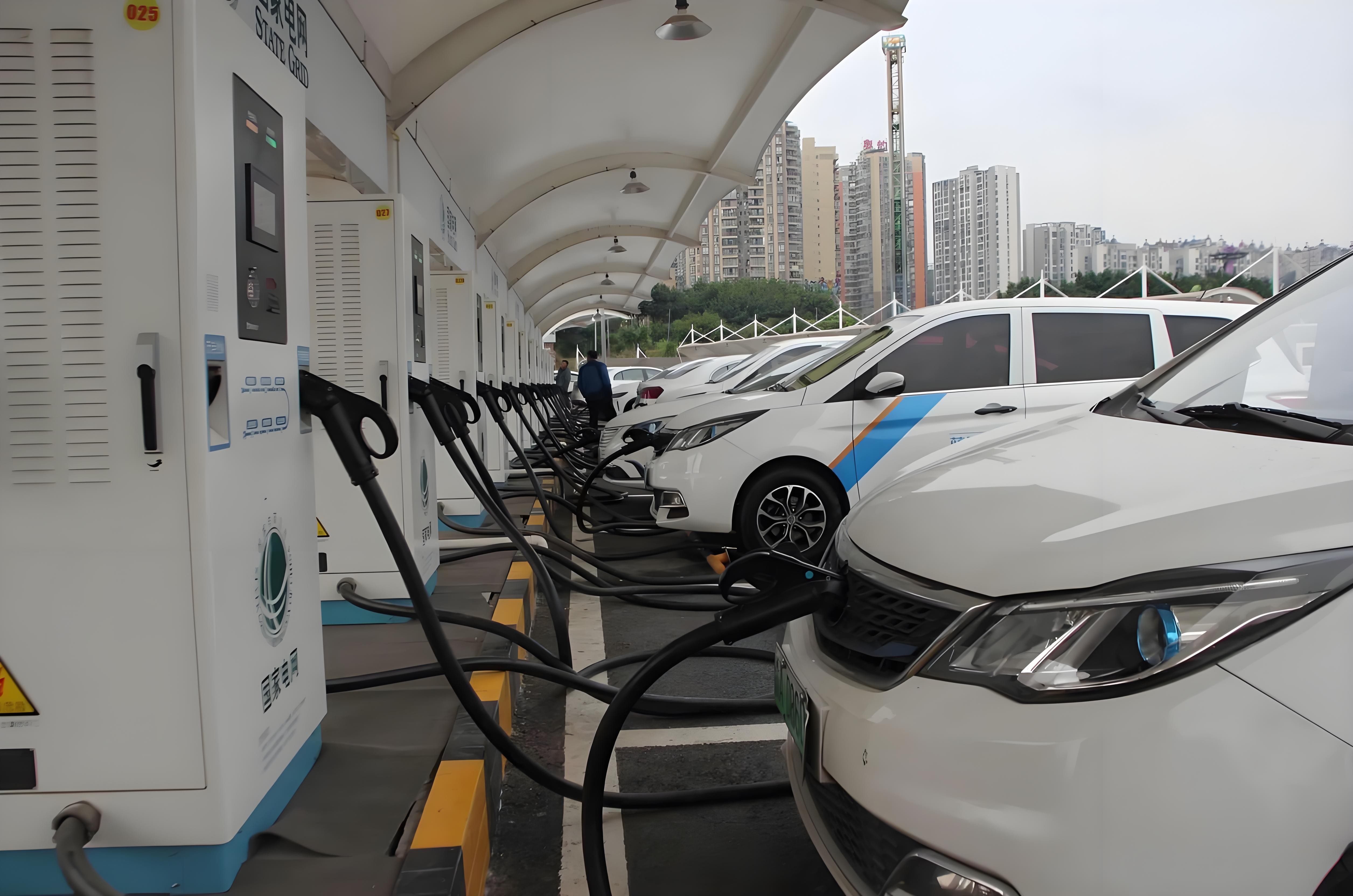 Fast charging is to connect the AC-DC converter to the charging pile of new energy electric vehicles, and the output of the charging gun becomes high-power direct current.